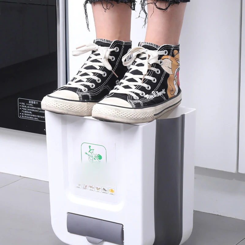 Kitchen Folding Trash Can
